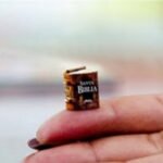 Miniature Book Te Amo Hand 1